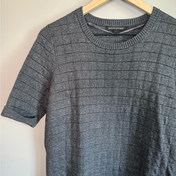 Banana Republic Short Sleeve Quilted Dress - Picture 4 of 4